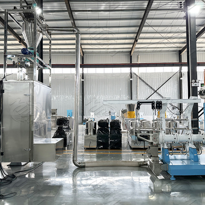 Double Screw Pet Food Extruder , Unique Dry Pet Food Production Line