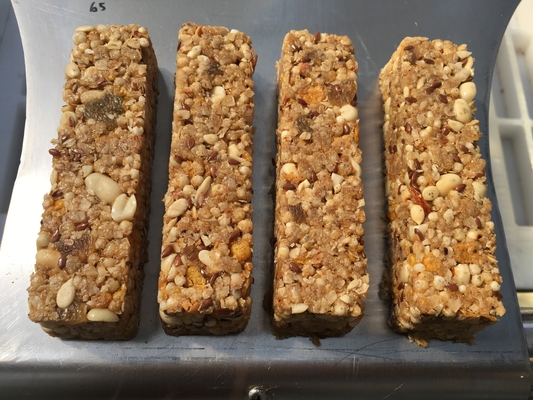 High Speed Low Noise Cereal Bar Forming Machine / Peanut Bar Molding Machine