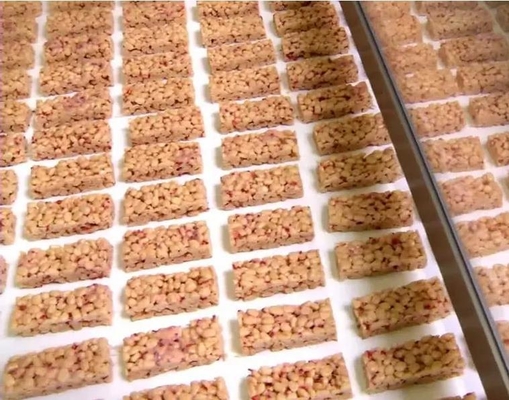 Puffed rice candy cake  / chocolate Bar Making Machine , popcorn ball forming machine