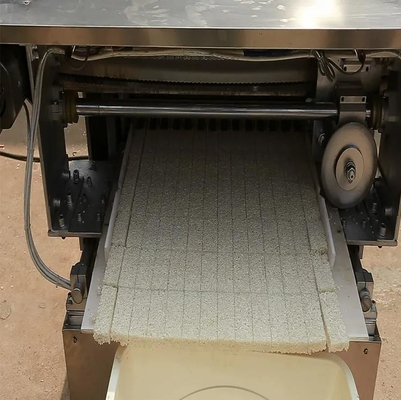 Healthy snack peanut Cereal Bar Making Machine can be round , cylindrical , square shapes